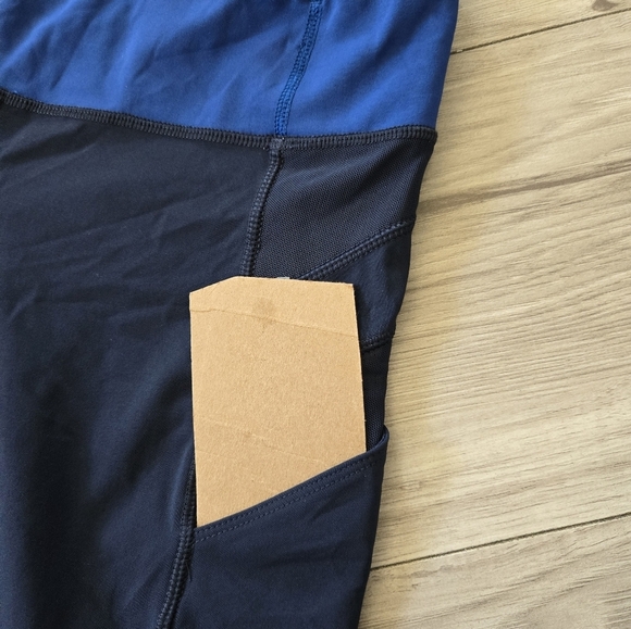 Lululemon Leggies Quarter Leg -Size 6 - Picture 2 of 8